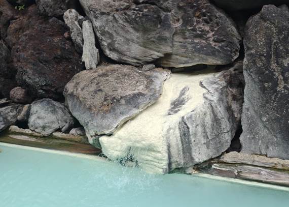 高湯温泉の源泉